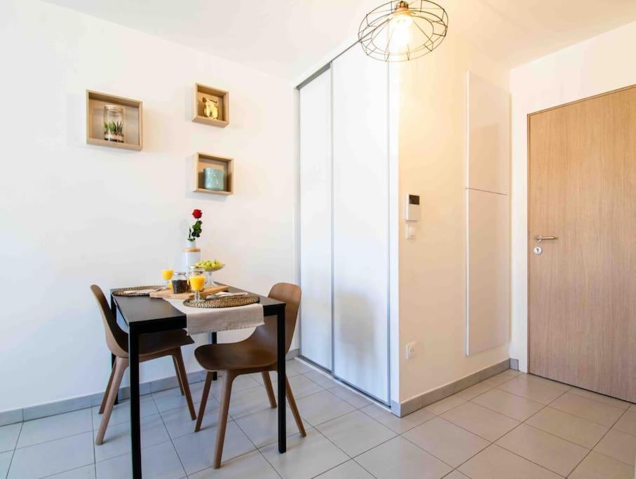 Le Tony Garnier Check In H24 Wifi Apartment Lyon Exterior photo